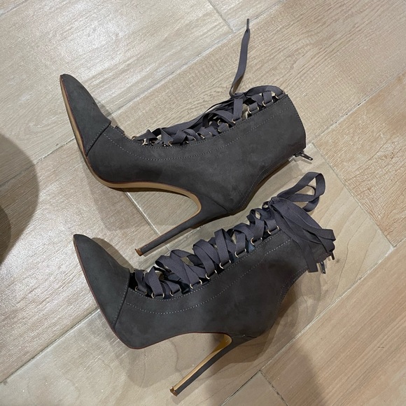 Liliana Gisele  Lace-Up Pump Bootie - Picture 5 of 7